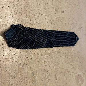 Black bead snap bracelet